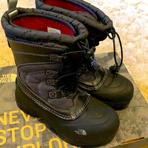 The North Face boys snow boots, size 3